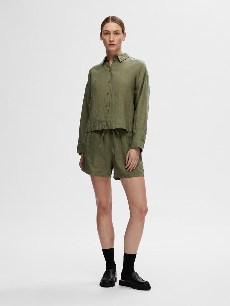 Kombinert med <a href="https://www.tint-oslo.no/products/selected-femme-linnie-skjorte-gronn?variant=48458464985400" title="Selected Femme - Linnie skjorte lin grønn">Linnie skjorte</a> er den det perfekte sommer og ferieantrekket.